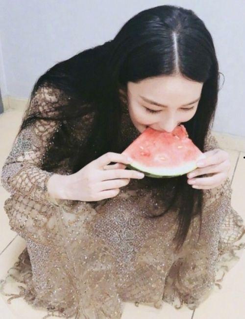 吃瓜特效衣服,吃瓜神器——揭秘吃瓜特效衣服的时尚魅力