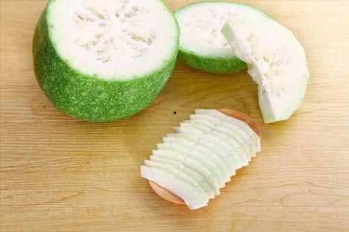 吃谷跟团瓜,跟随团队共赴田园之旅